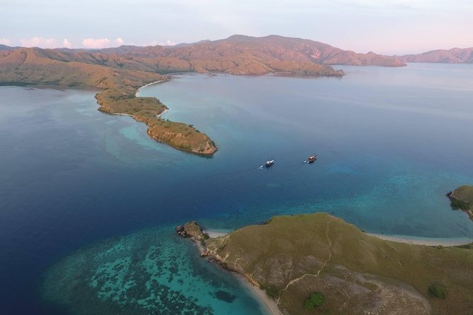 Private boat trip Komodo 2 or more person for 3 days 2 nights, Kelor, Rinca... - Day 3 on Komodo: Taka Makassar sandbank, manta ray snorkel at Manta Point, and Kanawa beach time
