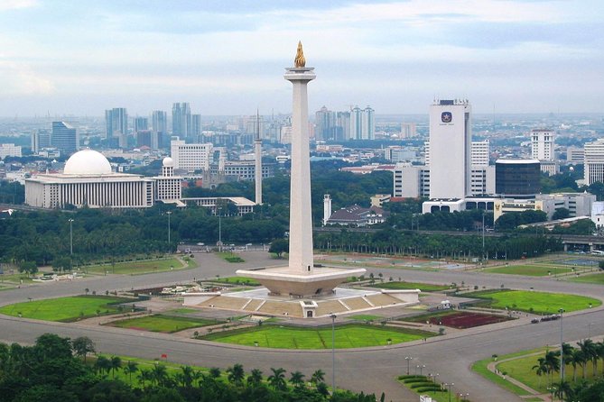 Private Full-Day Guided Tour: Explore Jakarta’s Top Highlights - Istiqlal Mosque and Jakarta Cathedral, Two Places of Worship Without the Guesswork