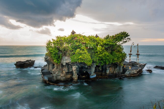 Private Full-Day Handara, Ulun Danu, Jatiluwih and Tanah Lot Tour - Stop 1: Handara Iconic Gate and the Best Way to Use Your Hour