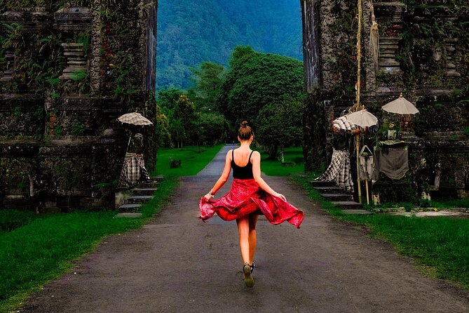 Private Full-Day Handara, Ulun Danu, Jatiluwih and Tanah Lot Tour - Lunch at Gong Jatiluwih: Buffet Food With Terrace Views