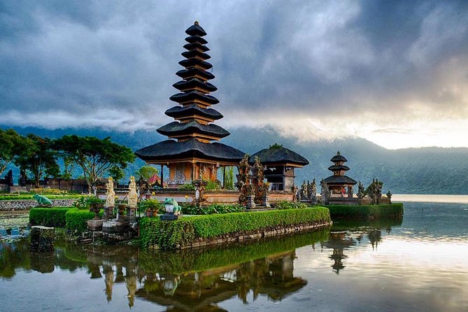 Private Full-Day West Bali Tour with Waterfall Visit - Wanagiri Hidden Hills: lake viewpoints, swing moments, and photo platforms