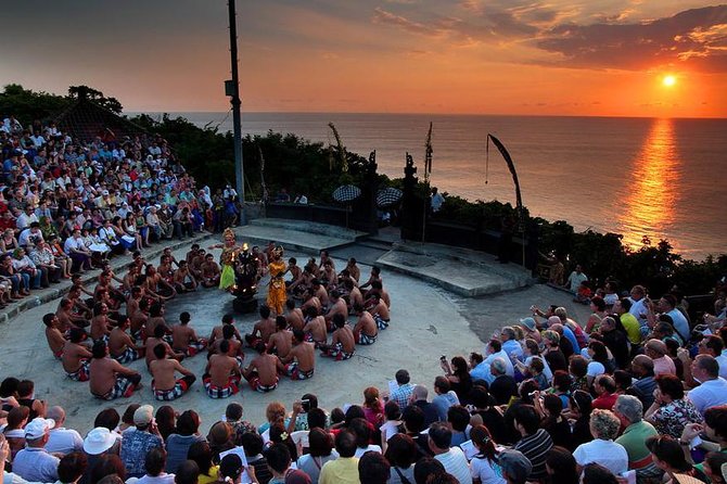 Private Tour: Uluwatu Temple & Southern Bali Highlights - Jimbaran Bay after sunset: dinner on the sand, and why it can be dim