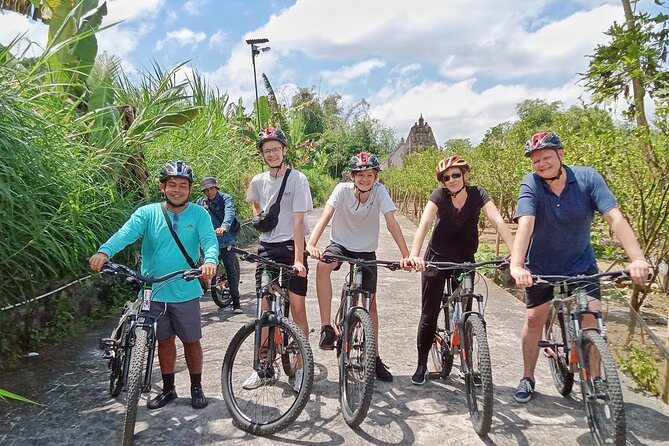Private Ubud Downhill Cycling with Volcano, Rice Paddies & Meal - Lunch back in Ubud: Balinese food plus options that fit real diets