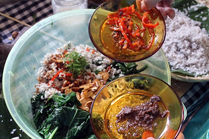 PRIVATE Ubud Market Tour & Balinese Cooking Class with Putu - Why Pejeng Market plus Putu’s kitchen feels more local than a staged class