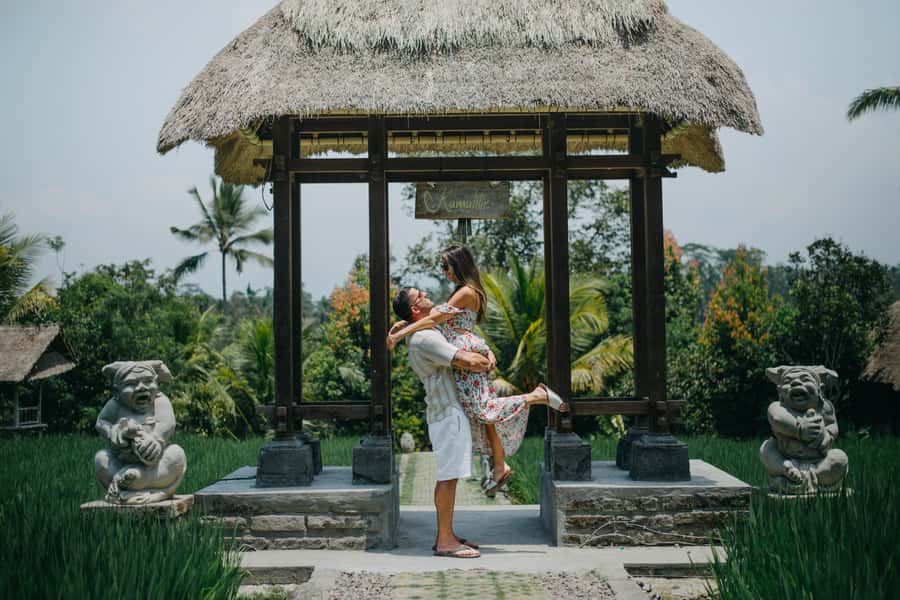 Private Ubud Tour With Professional Photographer with Edit - Happy Swing Bali: your big “wow” frames with guided posing