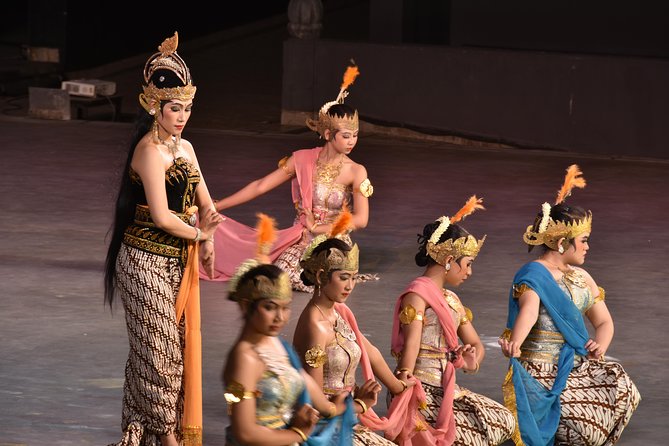 Ramayana Ballet Performance In Prambanan Temple With Dinner - Entering the story: Rama, Shinta, Rawana, and the golden deer