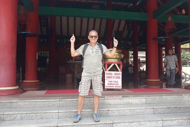 Semarang Tour For Cruise Passengers - Lunch at Aroem Restaurant & Ballroom: the break that keeps the day from unraveling
