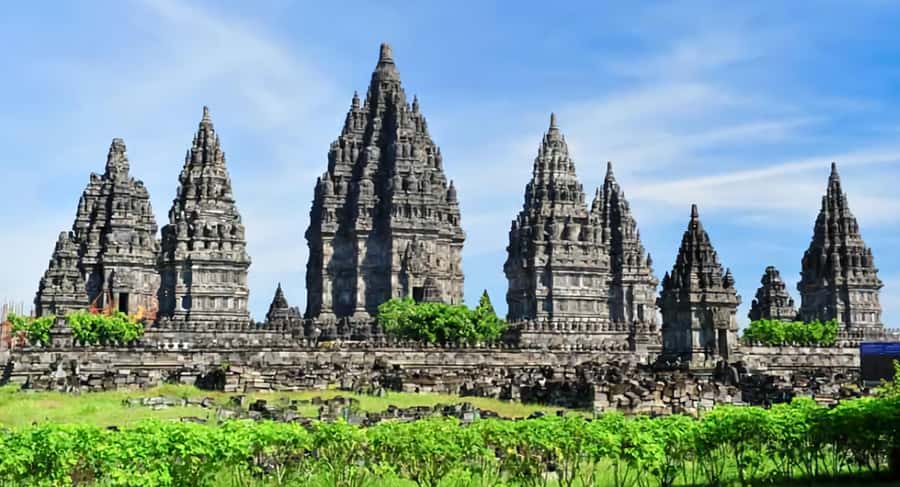 Setumbu Sunrise Borobudur, and Prambanan, with lunch option - Lunch near Prambanan: what the optional add-on solves