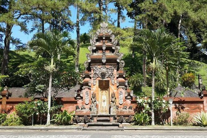 Skip the Line Tirta Empul Temple Entrance Ticket All Inclusive - The blessing ritual at the holy water: what you actually do