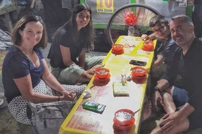 Small-Group Walking and Food Tour by Night in Yogyakarta - How much food you get, and how to pace it like a pro