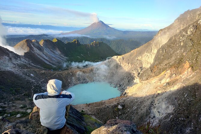 Sunrise Tour or Hiking Mount Sibayak From Medan - Guides and drivers: the real difference you feel at 2:00 am