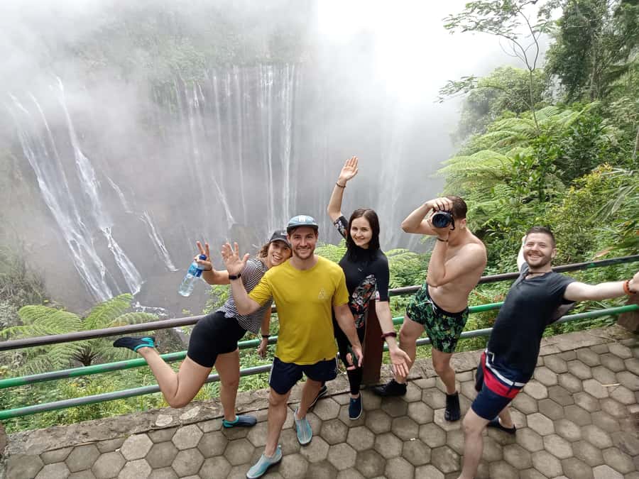 Surabaya or Malang: Tumpak Sewu Waterfall Share Guided Tour - Key things I’d bet you’ll care about