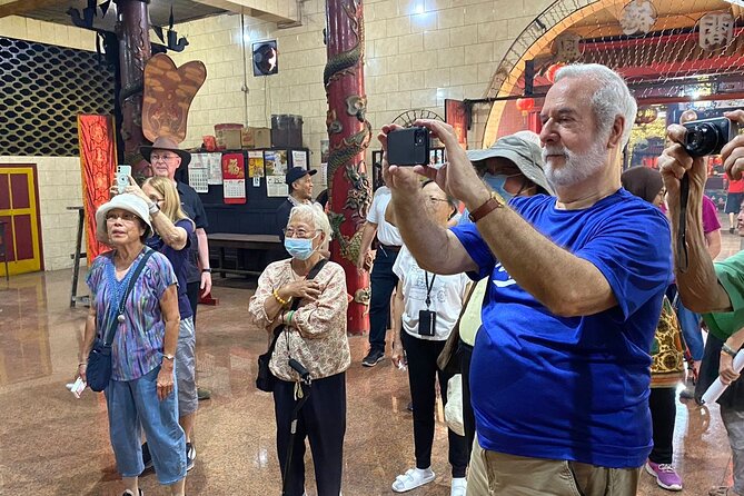 Surabaya Shore Excursion For Cruise Passengers - Arab Quarter Stop and the Modest Dress Check