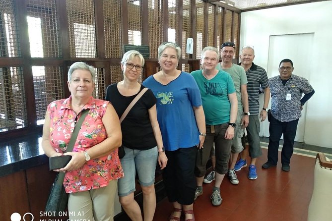 Surabaya Shore Excursion For Cruise Passengers - Lunch at a Local Restaurant, Plus Coffee or Tea and Water