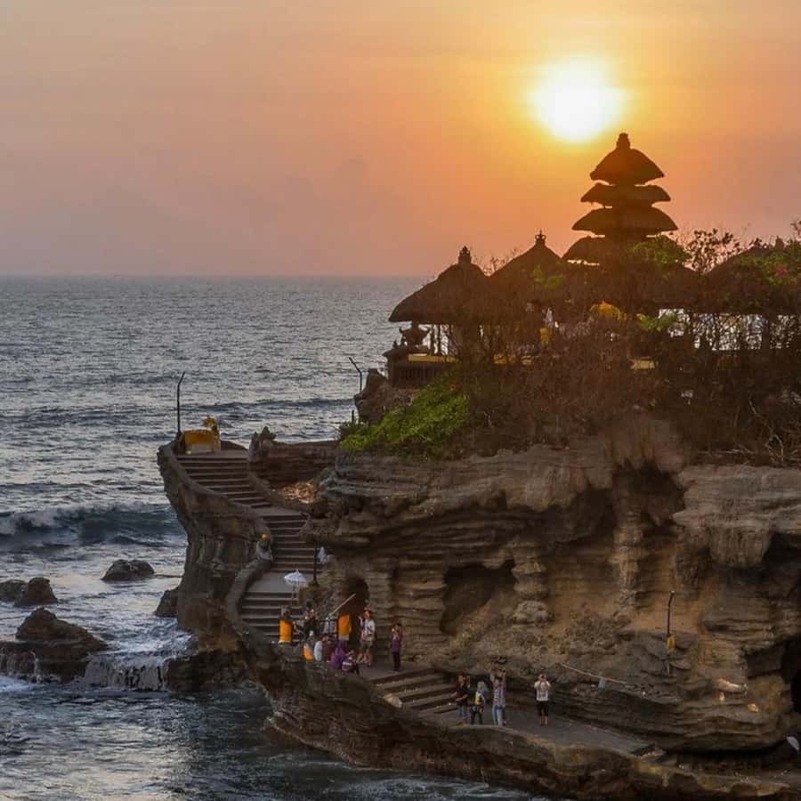 Tanah Lot-Nung Nung Waterfall-Jatiluwih and Bedugul - Nung Nung Waterfall: 70 meters of power and a walk that builds anticipation