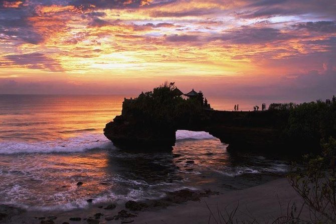 Tanah Lot Sunset and Monkey Forest Tour. - Tanah Lot at Sunset: Rock Views, Tide Effects, and the Big Moment
