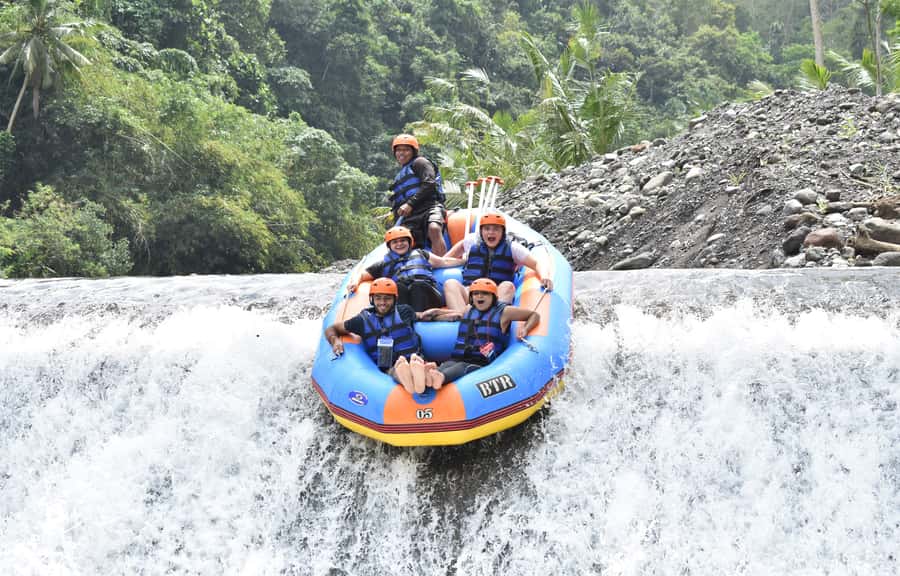 Telaga Waja River: Rafting Expedition with Lunch - The rapids: what class II and III means for your comfort level