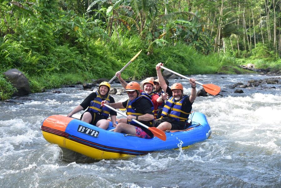 Telaga Waja: White Water Rafting with Lunch - Guides and drivers: where the day really clicks