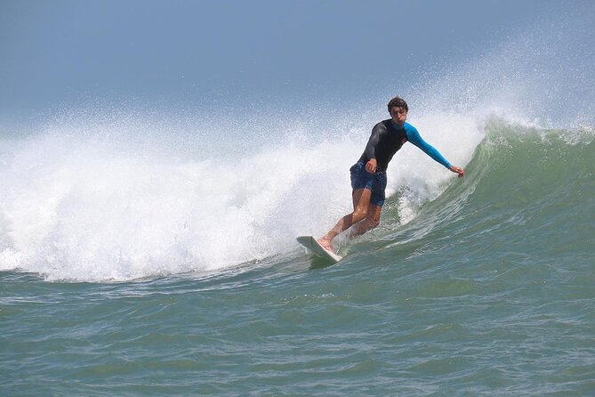 The funniest private 2 hour surf lesson, Canggu - How the lesson moves from shore drills to catching waves