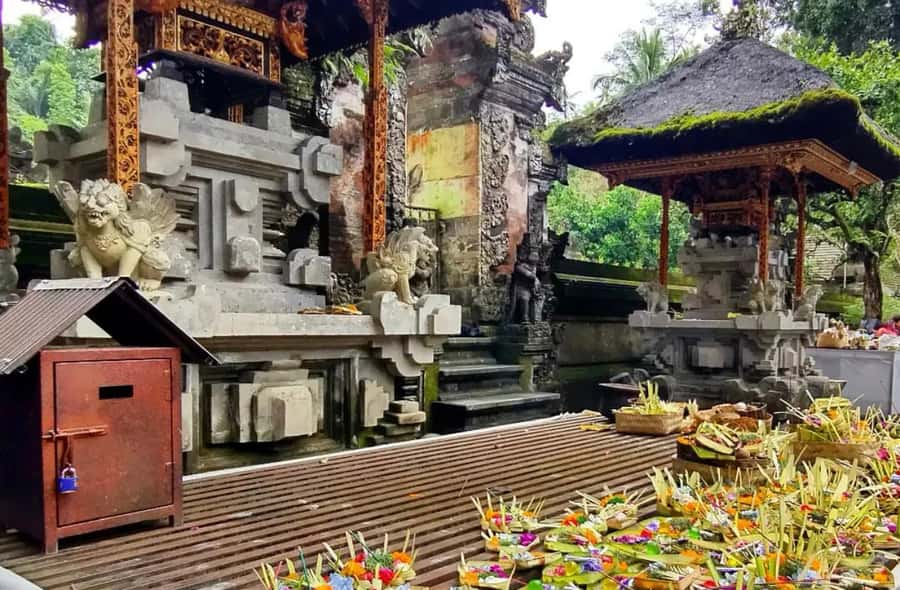 Tirta Empul: Temple Tour with Optional Spiritual Cleansing - Candi Bentar and Nista Mandala, where the outside world ends