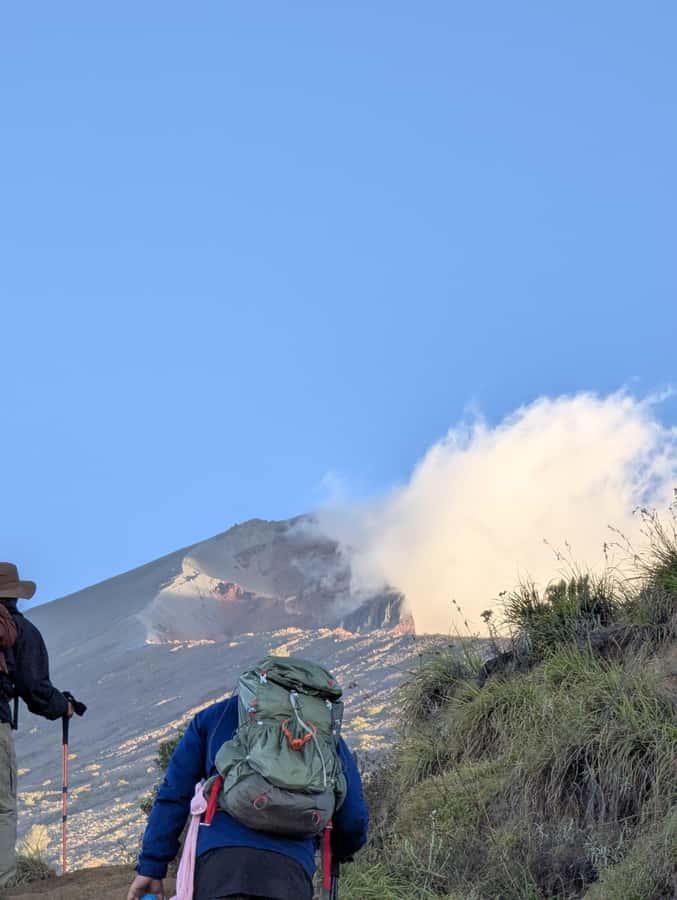 trekking mount rinjani summit join in group tour - Key highlights at a glance
