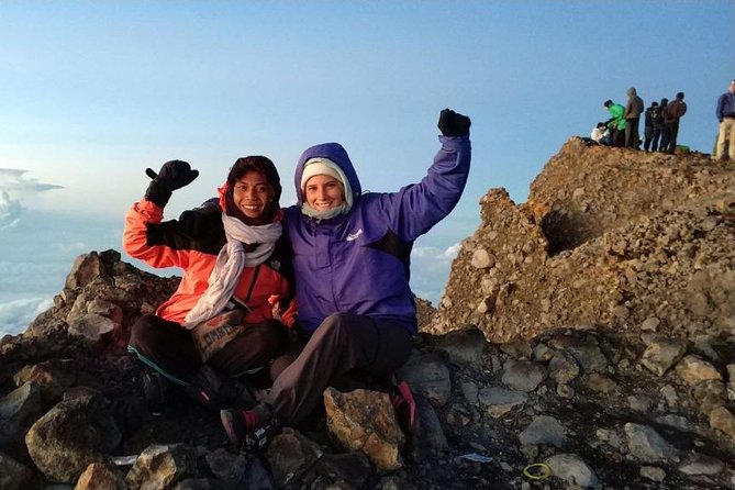 Trekking Rinjani Mountain Summit 2 Days 1 Night - Em Adventure - The Rinjani plan that actually helps you get to 3,726m