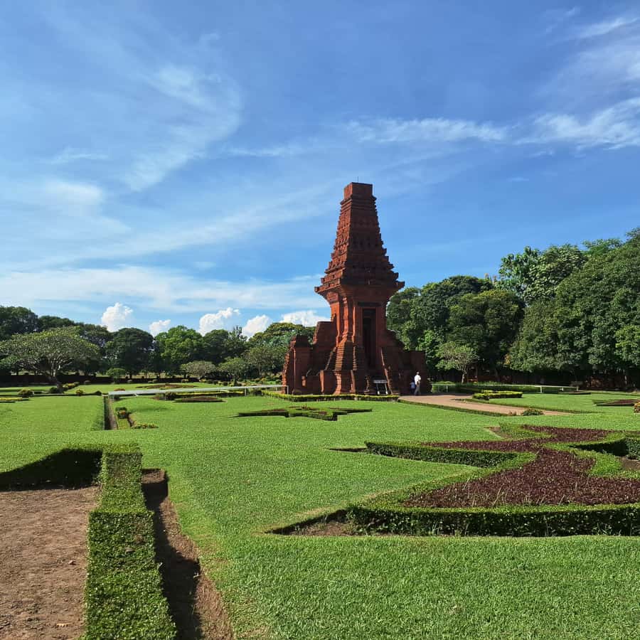 Trowulan Tour Ruin of Majapahit Kingdom - Entering Trowulan: Why these ruins feel like a full story