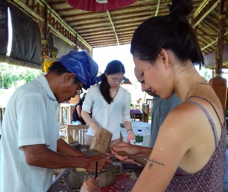 Ubud: 3-Hour Wood Carving Master Class - English and Indonesian Instruction, and How to Communicate