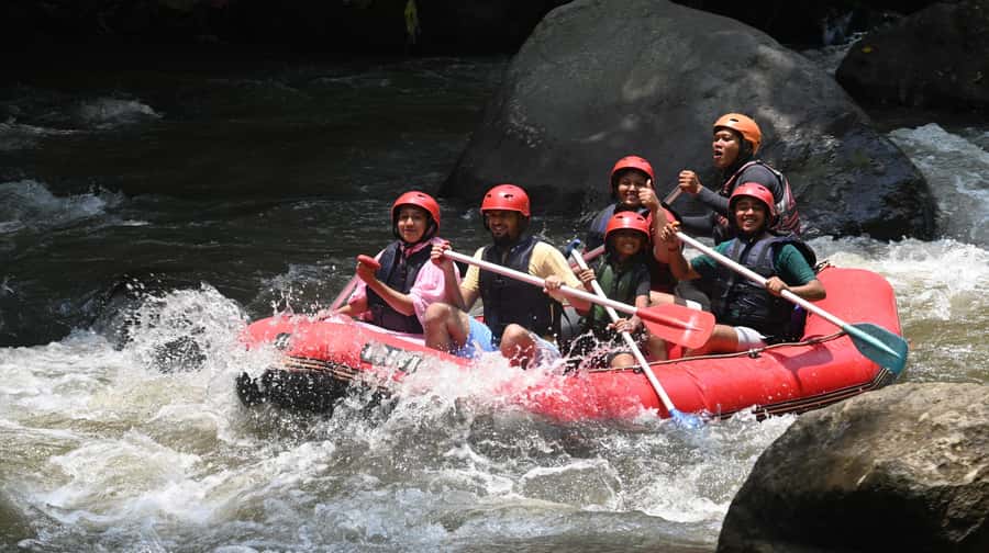 Ubud: Ayung River Guided Rafting Adventure with Lunch - The guides and safety setup: what makes it feel manageable