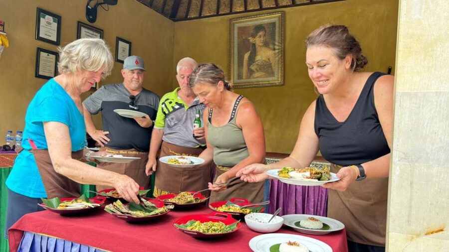 Ubud: Balinese Cooking Class with Hotel Transfers - Paddy Field Visit, Seeing Rice as Part of the Flavor Story