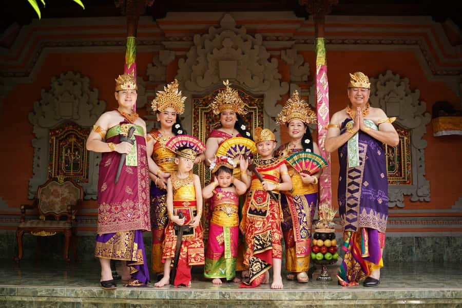Ubud: Balinese Costume Photoshoot with Make Up - From Costume Choice to Edited Photos, What the Flow Looks Like