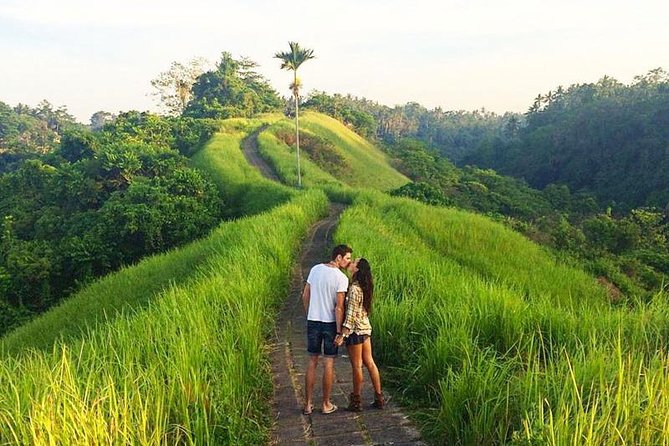 Ubud Countryside Tour: Campuhan Ridge Walk and Rice Terrace - Stop 4: Tirta Empul Temple and the holy spring atmosphere