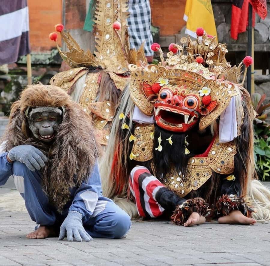 Ubud: Customised private day trip with personal driver - Batuan Temple: A More Local-Feeling Temple Stop