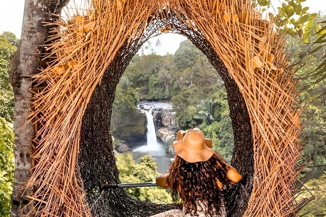Ubud Day Tour: Sacred Monkey Forest, Tegenungan Waterfall, Rice Terrace - Ubud Art Market and Palace: Souvenirs Plus a Very Short Royal Stop