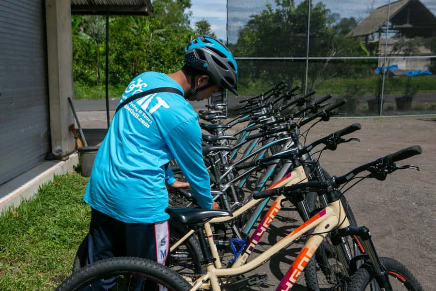 Ubud: Downhill Cycling with Volcano, Rice Terraces, and Meal - Key highlights worth planning for