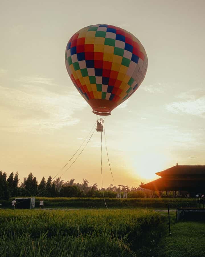 Ubud: Floating Breakfast and Hot Air Balloon Experience - Who this fits best, and who should think twice