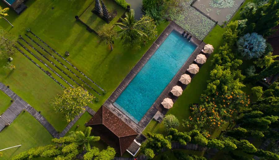 Ubud: Floating Breakfast and Hot Air Balloon Experience - The floating breakfast in the infinity pool: menu, sparkling wine, and how it works