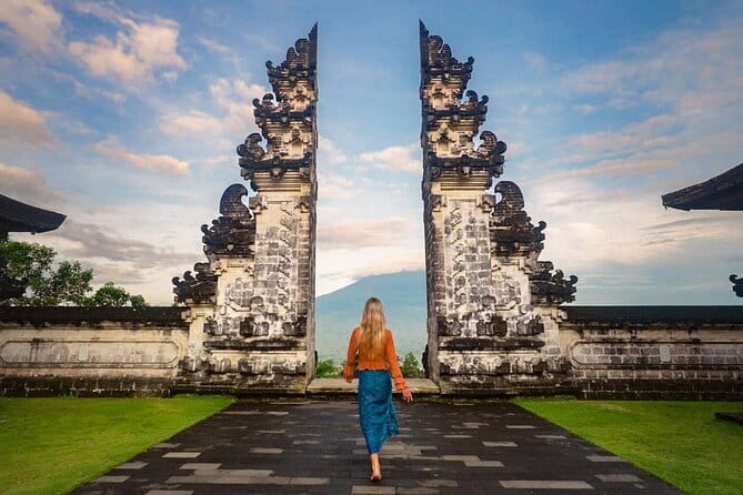 Ubud Full-Day Private Tour: Waterfall, Temple, Rice Terrace. - Extras you may catch: Ubud Palace and pass-by points