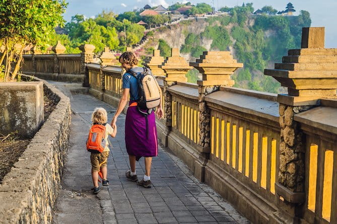 Ubud Guided Walking Tour - Ubud Palace outer courtyards: royalty, architecture, and cremation rituals