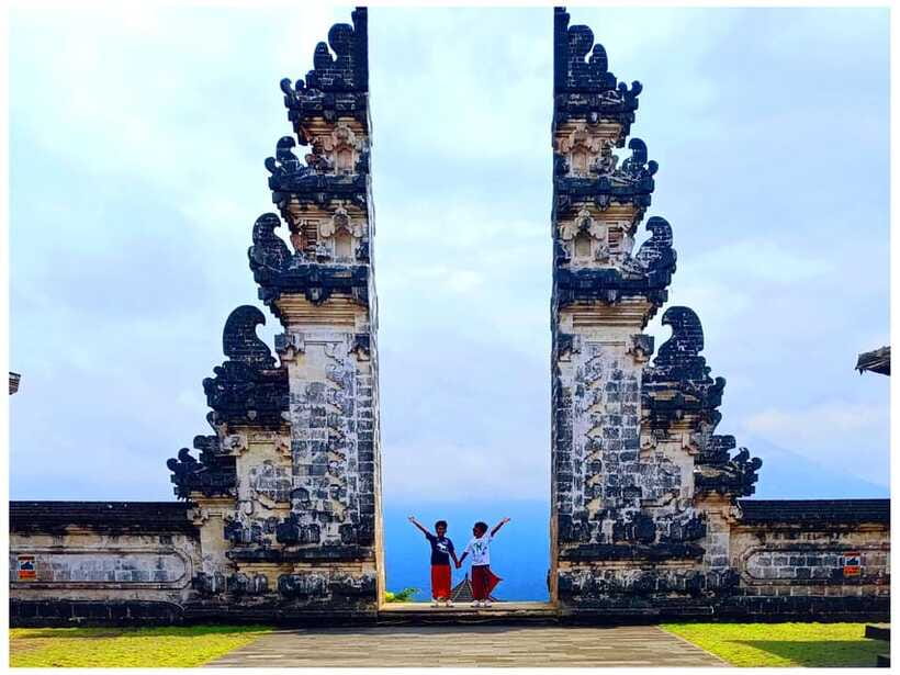 Ubud: Heaven Gate Lempuyang, Water Palace & Waterfall Tour - Coffee Plantation Visit: Tasting What You’re Actually Buying