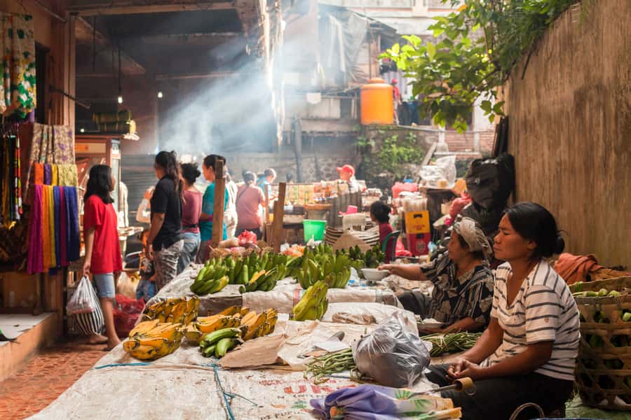 Ubud: Monkey Forest and Rice Terrace Private Tour - Craft villages and Ubud central market time, where the real shopping happens