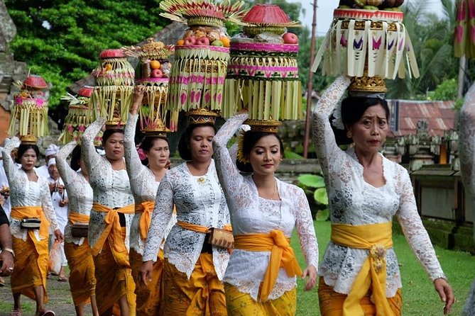 Ubud Private Tours with Jungle Swing Experience - all inclusive - Tegenungan Waterfall: The Green Finale With Two View Options