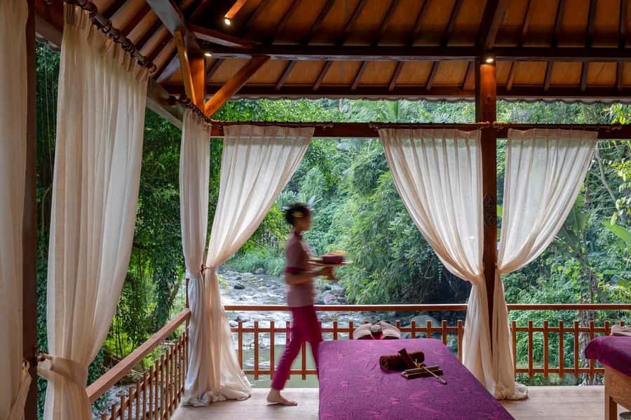 Ubud: Riverfront Massage & Flower Bath at Ayusha Wellness - Walking in through Adiwana Svarga Loka, then settling in