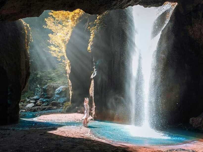 Ubud: Secret Waterfalls and Jungle Swing Private Tour - Kanto Lampo Waterfall: Multi-Tier Drama for Your Camera Roll