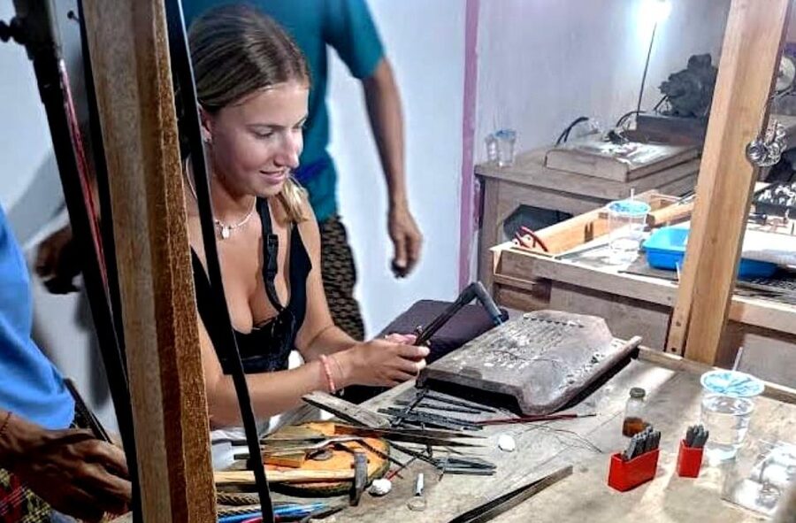 Ubud Silver Artistry Class: Create Unique Jewelry in Bali - Why the Instruction Style Feels Different Than a Factory-Like Class