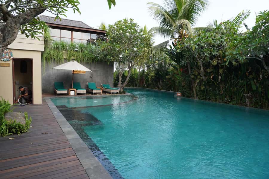 Ubud: Silver Jewelry Making Class with Pool Access - Alam Wayang Resort grounds, AC workshop comfort, and pool downtime