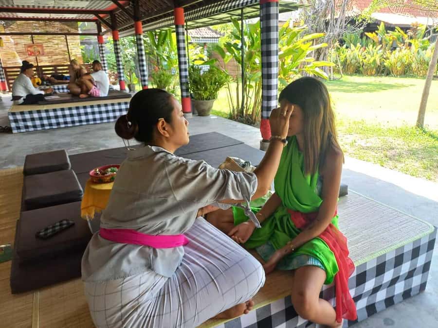 Ubud: Spiritual Cleansing, Palm Reading, & Trauma Healing - Trauma Healing Session: Meditation, Energy Work, and Gentle Letting Go