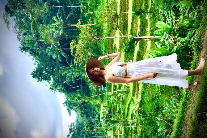 Ubud Surounding Tour - Tegalalang rice terraces: walk a little, not just pose