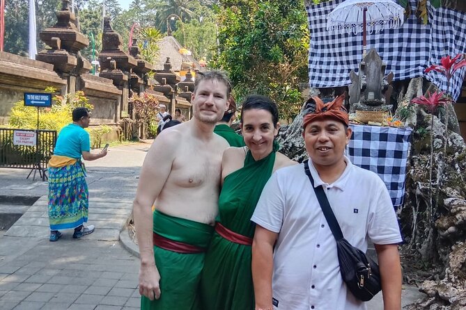 Ubud Tirta Empul Temple Swing And Waterfall Private Guided Tour - Stop 1: Barong & Kris Dance Jambe Budaya, myth turned into drama