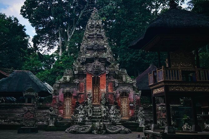 Ubud Top Tours to Discover Bali’s Cultural and Natural Wonders - Yasana’s Rumah Bali: gold and silver craft in a traditional home